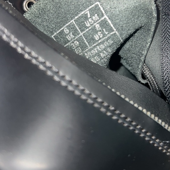 DR. MARTENS BLACK 1460 SMOOTH LEATHER BUCKLE BOOTS 🖤 - Picture 10 of 12